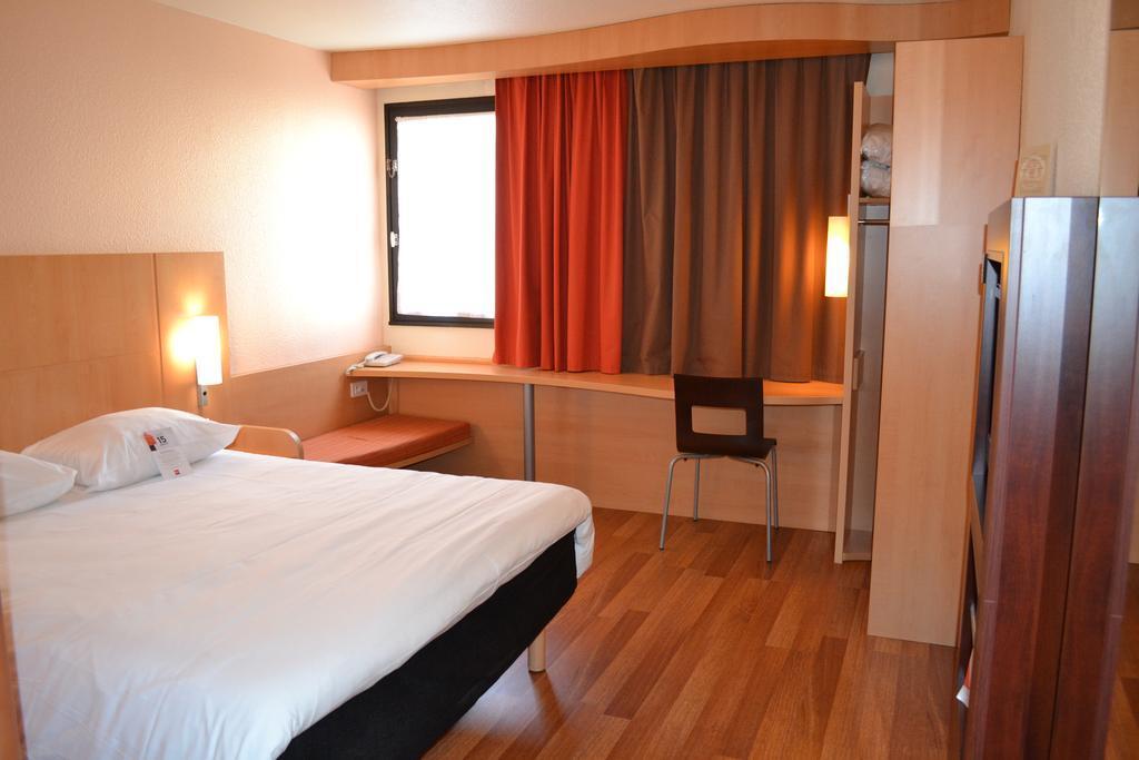 Hotel ibis Angers Centre Chateau Extérieur photo